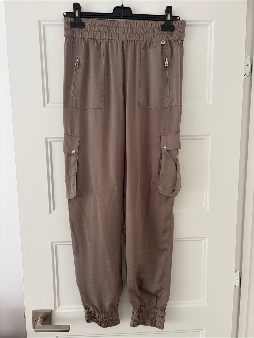 RUDSAK Women’s Taupe Cargo Jogger Pants